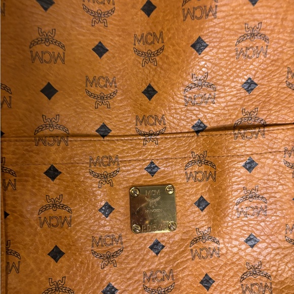 MCM Large Cognac Visetos Tote Shoulder Travel Carry on Tote EUC - Picture 11 of 17